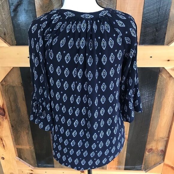 RAGA v neck button front top with bell sleeves - Picture 3 of 4